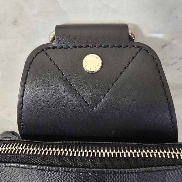 Louis Vuitton Sling Bag - Picture 4 of 12